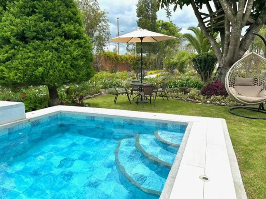 Piscina Caliente, Reuniones De Amigos, Familias Y Fiestas Villa Quito Ecuador