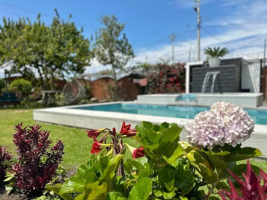 Vila Piscina Caliente, Reuniones De Amigos, Familias Y Fiestas Quito 0*,